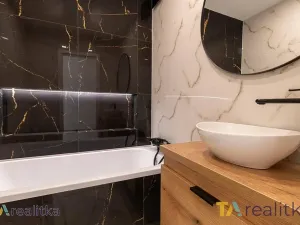 Prodej bytu 2+1, Karviná, Bratr. Veverkových, 56 m2
