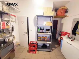 Pronájem obchodního prostoru, Jeseník, Masarykovo nám., 81 m2