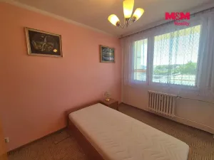 Prodej bytu 2+kk, Králův Dvůr, Nad Stadionem, 40 m2