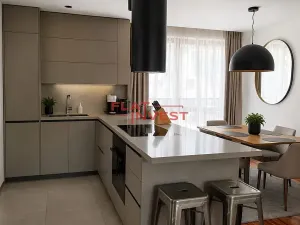 Pronájem bytu 2+kk, Praha - Vršovice, Vršovická, 80 m2