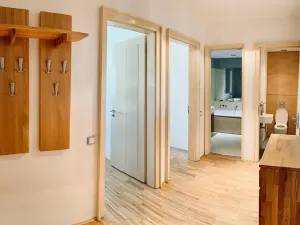 Pronájem bytu 2+kk, Praha - Karlín, Rohanské nábřeží, 58 m2