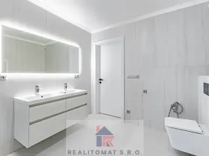 Pronájem kanceláře, Praha - Komořany, Pod lesem, 770 m2
