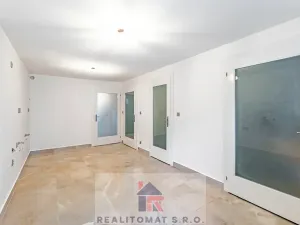 Pronájem kanceláře, Praha - Komořany, Pod lesem, 770 m2