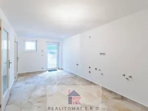 Pronájem vily, Praha - Komořany, Pod lesem, 770 m2