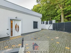 Pronájem vily, Praha - Komořany, Pod lesem, 770 m2