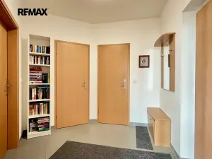 Pronájem bytu 2+kk, Praha - Vršovice, Ruská, 57 m2