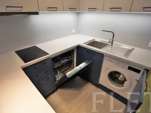 Pronájem bytu 1+kk, Praha - Karlín, Sokolovská, 31 m2
