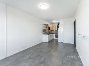 Pronájem bytu 2+kk, Praha - Prosek, Vysočanská, 45 m2