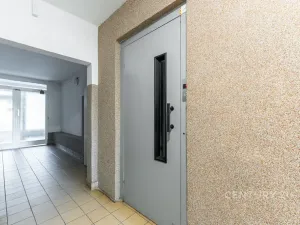 Pronájem bytu 2+kk, Praha - Prosek, Vysočanská, 45 m2