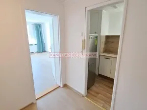 Pronájem pokoje, Zlín, Osvoboditelů, 80 m2