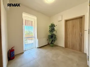 Pronájem bytu 2+kk, Ořech, V Chaloupkách, 50 m2