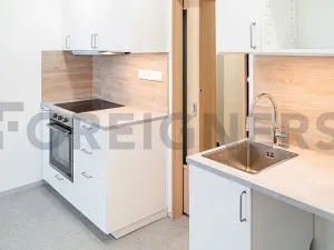 Pronájem bytu 2+1, Pardubice, Železničního pluku, 69 m2