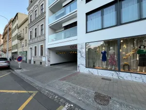 Pronájem garážového stání, Brno, Lidická, 13 m2