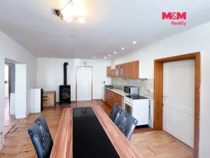 Prodej bytu 3+1, Volary, Náměstí, 96 m2