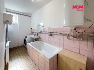Prodej bytu 3+1, Volary, Náměstí, 96 m2