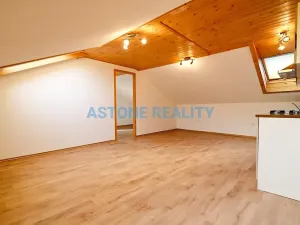 Pronájem bytu 2+kk, Praha - Satalice, Bošínská, 65 m2