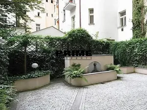 Pronájem bytu 2+1, Praha - Smíchov, Janáčkovo nábřeží, 80 m2