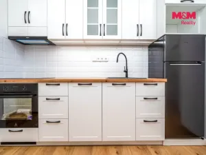 Prodej bytu 2+1, Praha - Dejvice, Kafkova, 43 m2