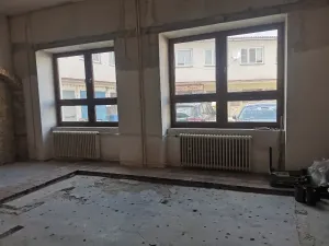 Pronájem obchodního prostoru, Pardubice, 80 m2