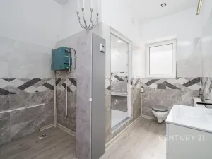 Prodej rodinného domu, Chlumec, Holubova, 241 m2