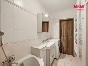 Prodej bytu 3+1, Kněževes, Štrosova, 55 m2