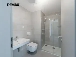 Prodej bytu 2+kk, Praha - Černý Most, Arnošta Valenty, 49 m2