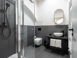 Prodej atypického bytu, Praha - Karlín, Prvního pluku, 50 m2