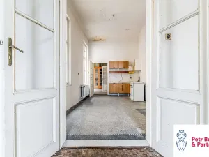 Prodej obchodního prostoru, Rakovník, Husovo náměstí, 622 m2