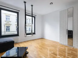 Pronájem bytu 1+kk, Praha - Smíchov, Grafická, 30 m2