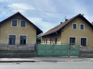 Prodej rodinného domu, Břehy, Bahníkova, 198 m2