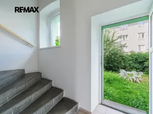 Pronájem bytu 1+kk, Plzeň, Skvrňanská, 38 m2
