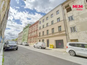Pronájem garážového stání, Plzeň - Jižní Předměstí, Karlova, 15 m2