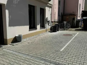 Pronájem garážového stání, Plzeň - Jižní Předměstí, Karlova, 15 m2