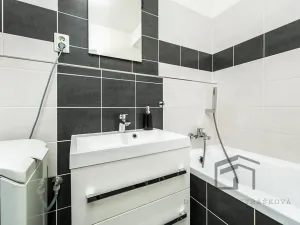 Pronájem bytu 3+kk, Praha - Černý Most, náměstí Plukovníka Vlčka, 86 m2