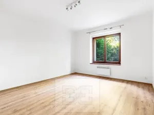 Pronájem bytu 2+kk, Praha - Řepy, Karlovarská, 42 m2