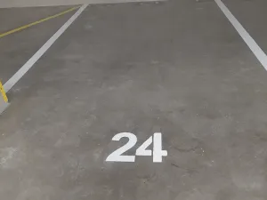 Pronájem garážového stání, Brno, Wágnerova, 15 m2