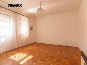 Prodej rodinného domu, Břeclav, náměstí Petra Bezruče, 70 m2