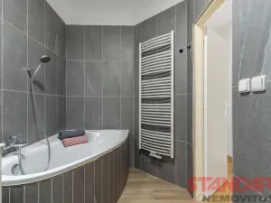 Prodej bytu 2+kk, Přeštice, Na Chmelnicích, 52 m2