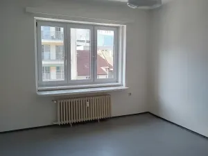 Pronájem bytu 3+1, Pardubice, Sladkovského, 82 m2