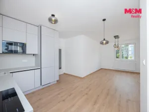 Pronájem bytu 3+kk, Pardubice, U Sportovní školy, 82 m2