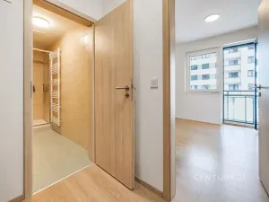 Prodej bytu 1+kk, Praha - Hlubočepy, Fabiánové, 31 m2