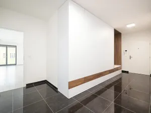 Pronájem bytu 3+kk, Praha - Karlín, Sokolovská, 88 m2