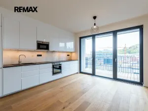 Pronájem bytu 2+kk, Praha - Smíchov, Grafická, 66 m2