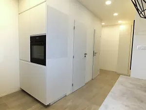 Pronájem bytu 2+kk, Praha - Karlín, Pobřežní, 58 m2