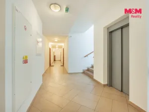 Prodej bytu 2+kk, Praha - Suchdol, Holubí, 40 m2