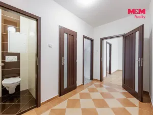 Pronájem bytu 2+1, Karlovy Vary, Charkovská, 57 m2