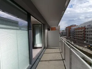 Pronájem bytu 1+kk, Praha - Vysočany, Pod Harfou, 45 m2