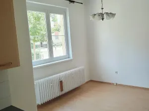 Pronájem bytu 2+kk, Pardubice, Sladkovského, 45 m2