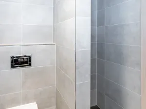 Pronájem bytu 1+kk, Praha - Radlice, Lučištníků, 33 m2