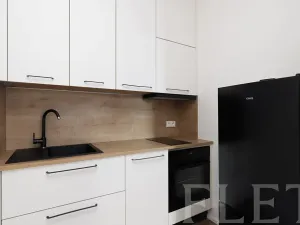 Pronájem bytu 1+kk, Praha - Libeň, Zenklova, 33 m2